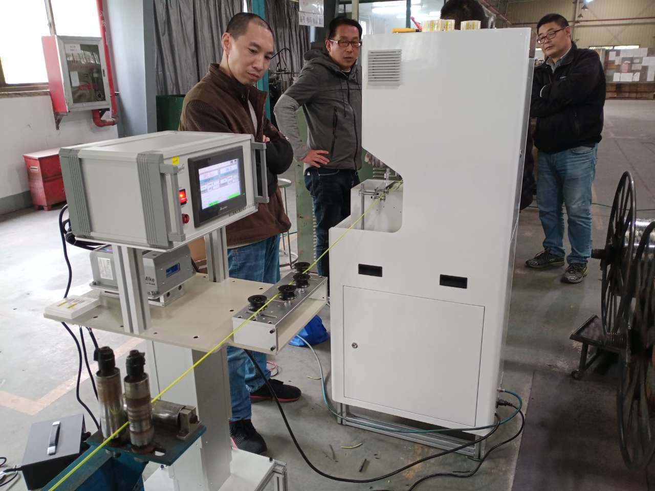 貼標(biāo)機(jī)和激光計米器配套使用案例