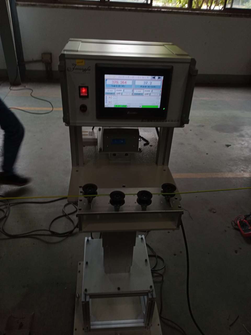 貼標(biāo)機(jī)和激光計米器配套使用案例
